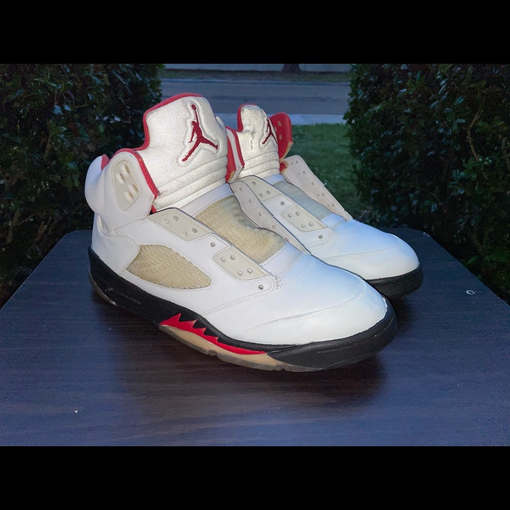 Jordan 5 fire red